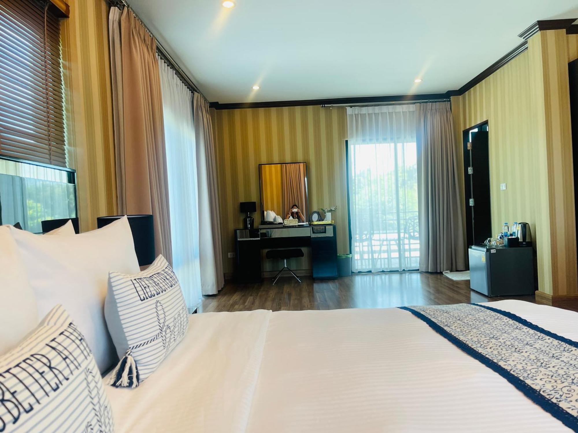 Romlaphass Boutique Villa Kalasin Buitenkant foto