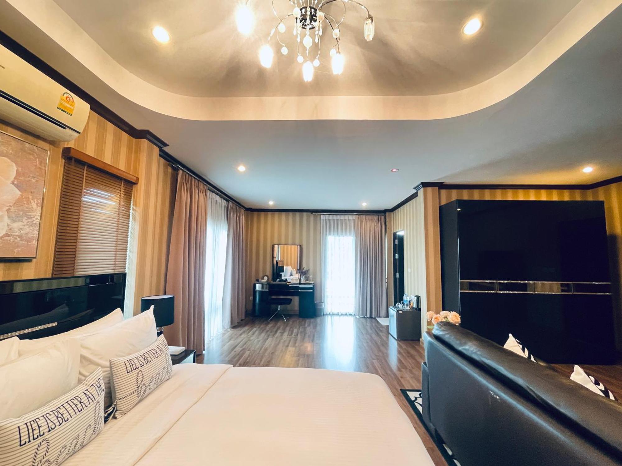Romlaphass Boutique Villa Kalasin Buitenkant foto