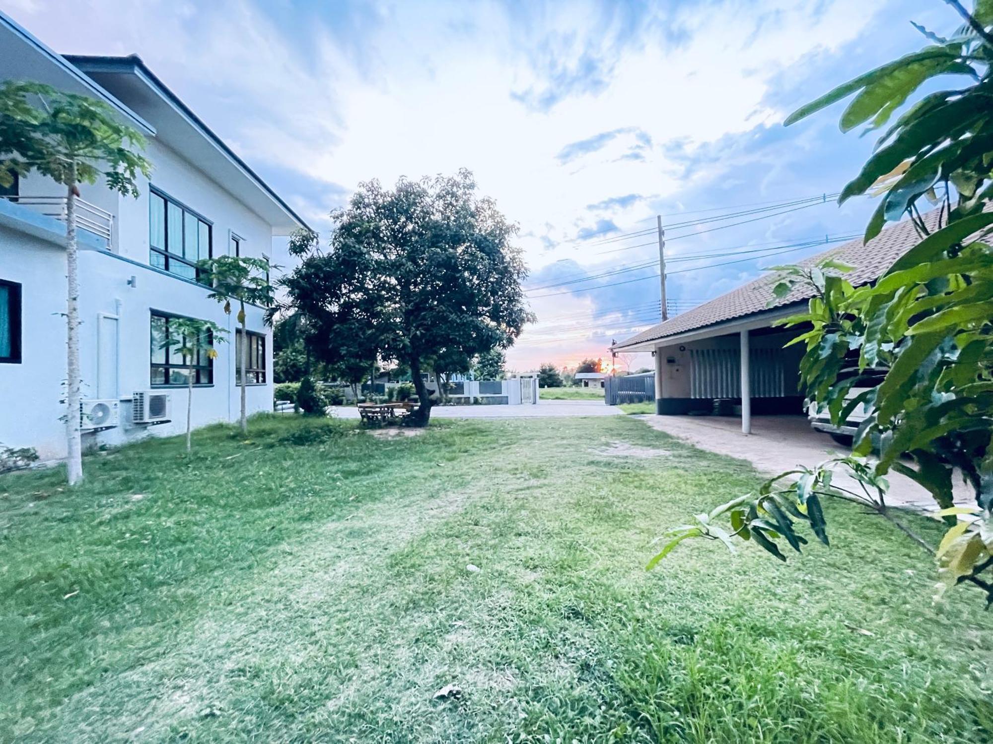 Romlaphass Boutique Villa Kalasin Buitenkant foto